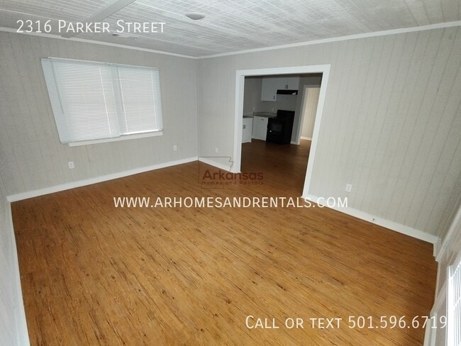 Building Photo - 2316 Parker St