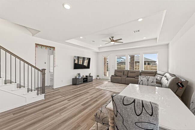 Building Photo - 9747 Pettus Crk Dr