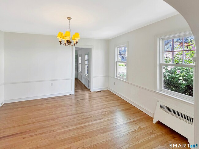 Building Photo - 17 Seaview Ave