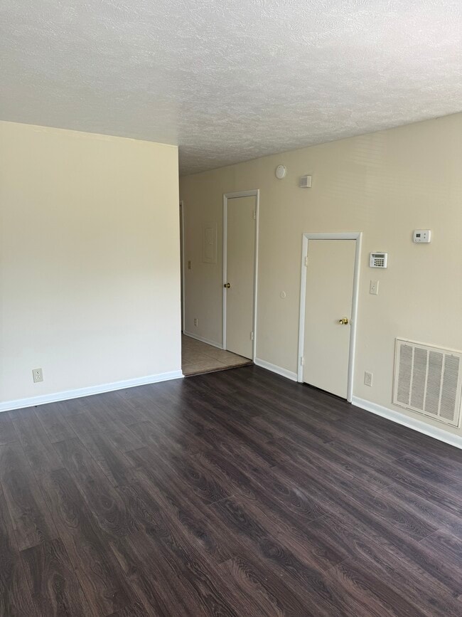 Building Photo - 1310 Ewing Creek Dr