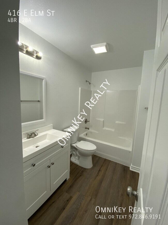 Building Photo - 416 E Elm St