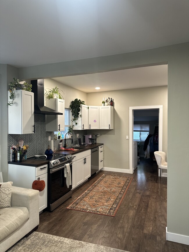 Building Photo - 3601 W Pikes Peak Ave