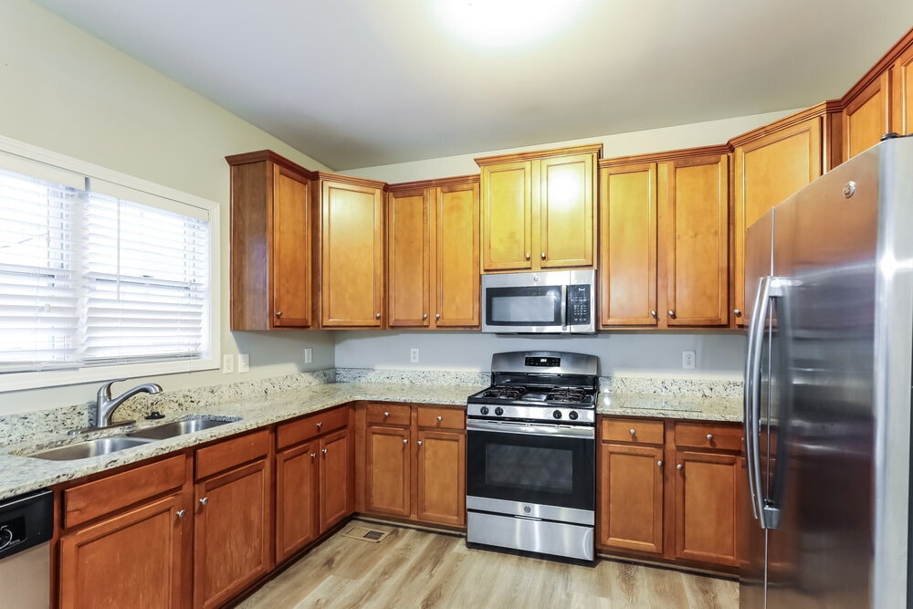 Building Photo - 9993 Village S Dr