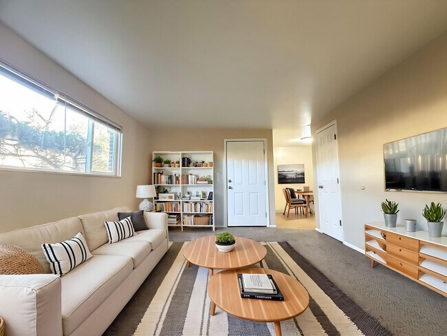 Building Photo - 4222 Forrest Hill Rd