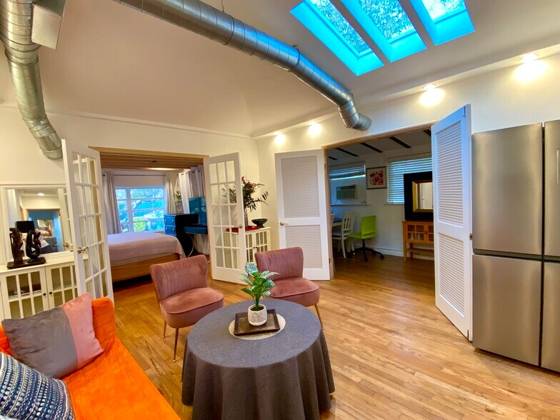 Building Photo - 500 NE 62nd St