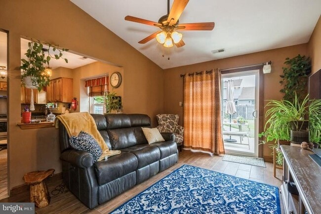 Building Photo - 104 Apley Dr
