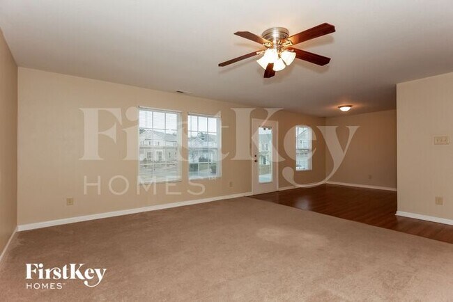 Building Photo - 955 Littleton Dr