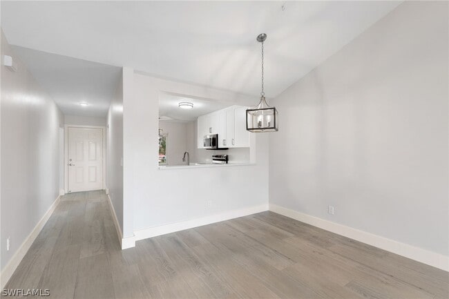 Building Photo - 520 Augusta Blvd