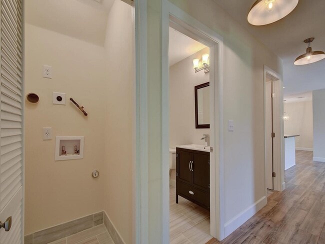 Building Photo - Fantastic Home - Windsor Park