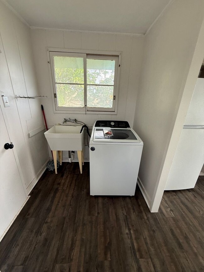 Building Photo - For Rent – 2BR / 1BA Home with Stunning Kahala Mountain View