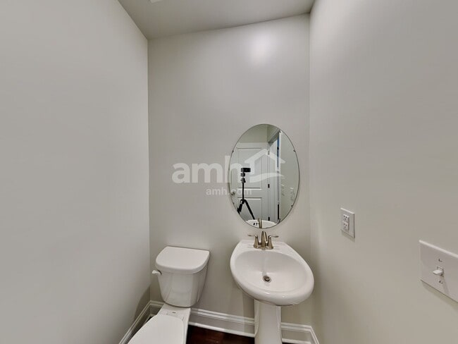 Building Photo - 578 Rivermist Dr
