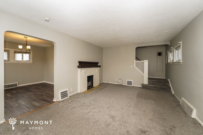Building Photo - 10802 Vernon Ave