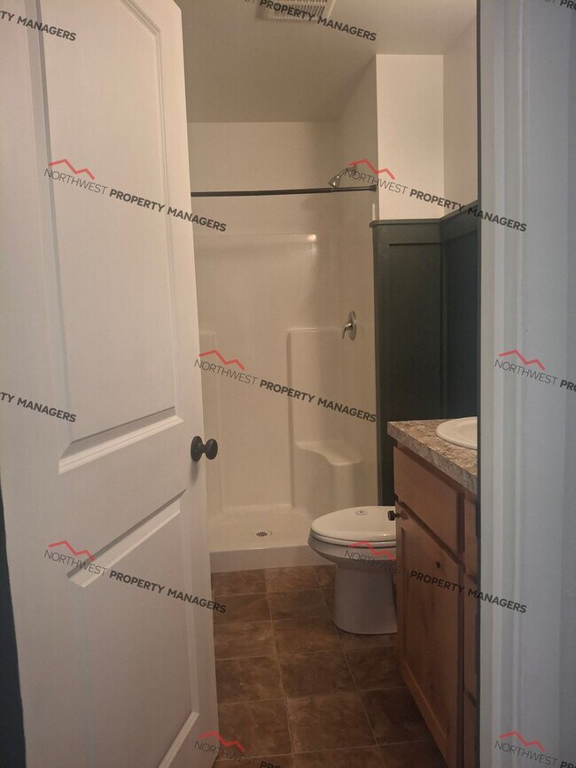 Building Photo - STATUS:  PENDING APPLICATION  | R190| $1995