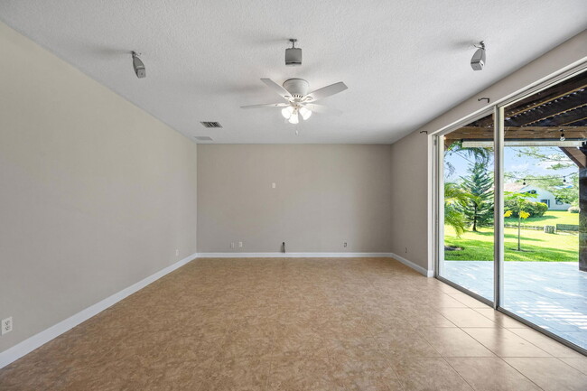 Building Photo - Larkspur Lane, Wellington, FL 33414 - 5 BR...