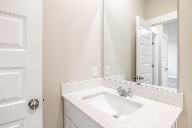 Building Photo - AVAILABLE NOW in Foxland Crossing