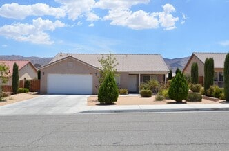Building Photo - Beautiful3 bedroom home in Desert Vista