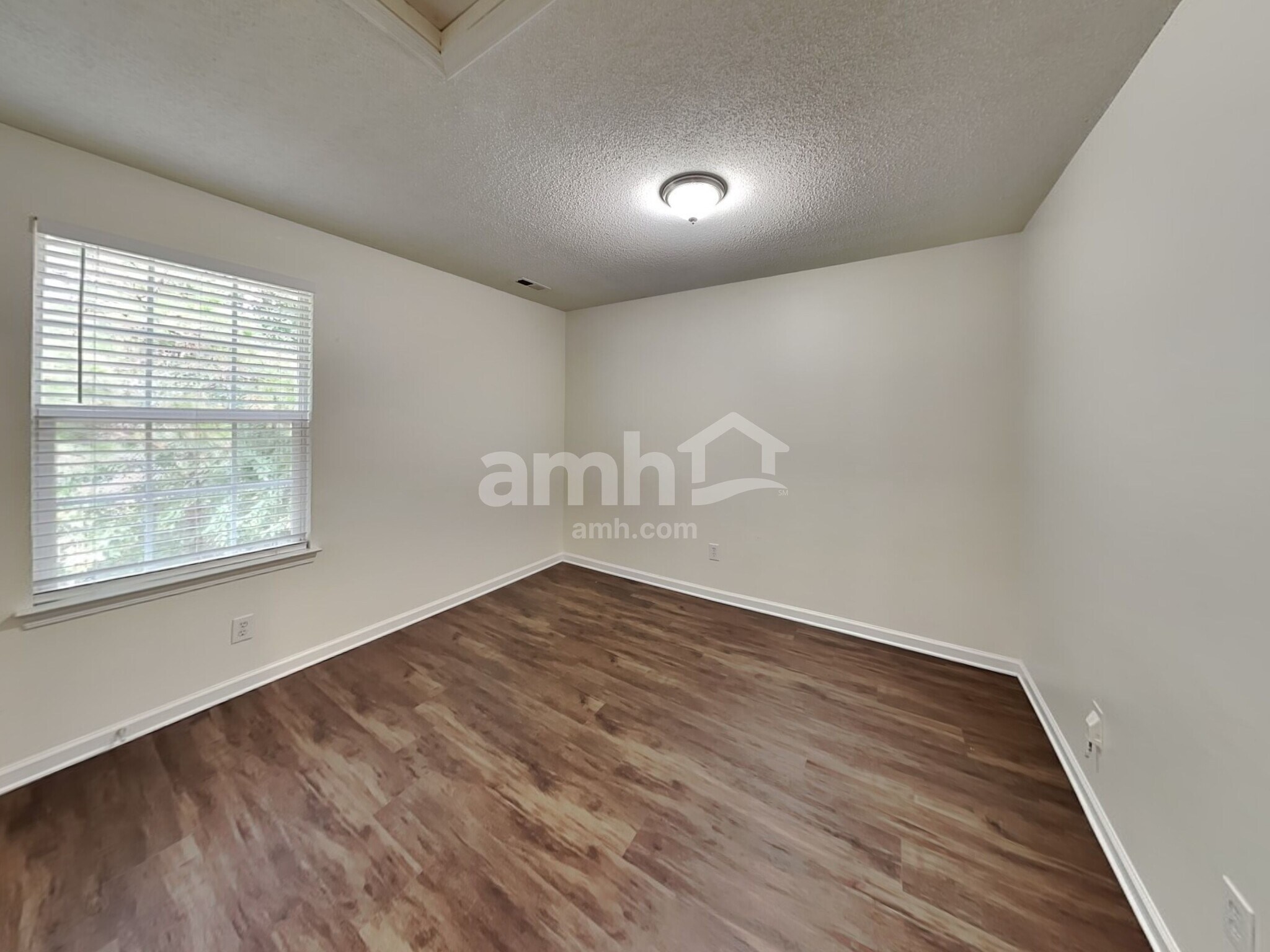Building Photo - 4533 Hyperion Ct