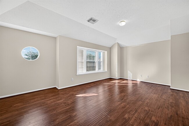 Building Photo - 4031 Clayton Bend Ct