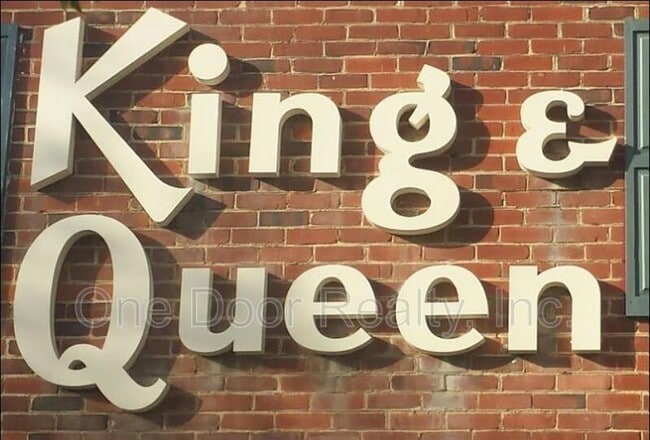 Building Photo - 732 Scotland St