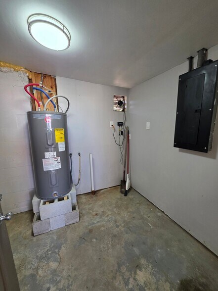 Building Photo - 13315 Neptune Dr