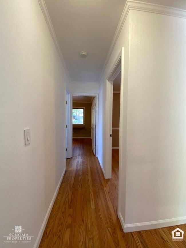 Building Photo - Lovely 3bd/2ba Home in Sonoma!