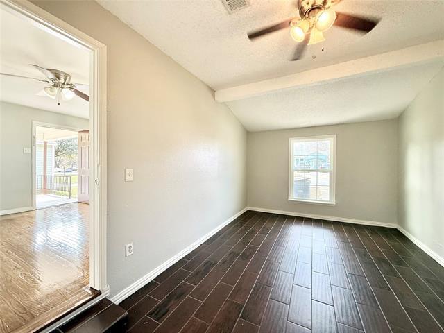 Building Photo - 4813 Sandage Ave