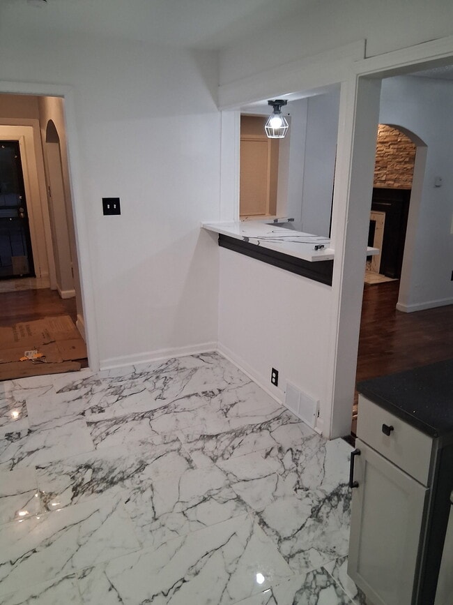 Building Photo - 15800 Vaughan St