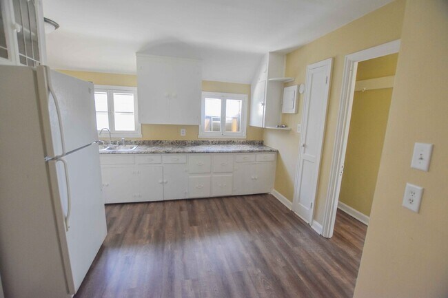 Building Photo - Grand Forks 4-Plex