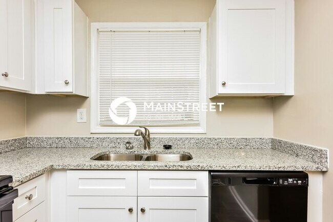 Building Photo - 4 Bedroom Pet-Friendly Home in Morrow, GA ...