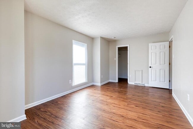 Building Photo - 1610 Brimfield Cir