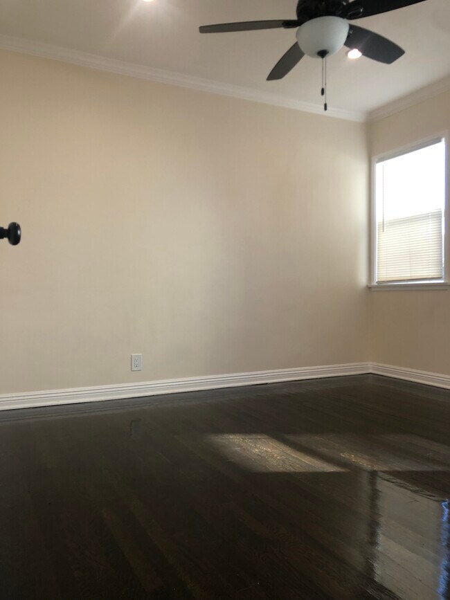 Office w 2 windows/2nd bedroom - 6117 S Fairfax Ave