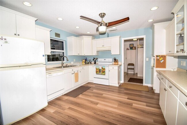 Building Photo - farm home