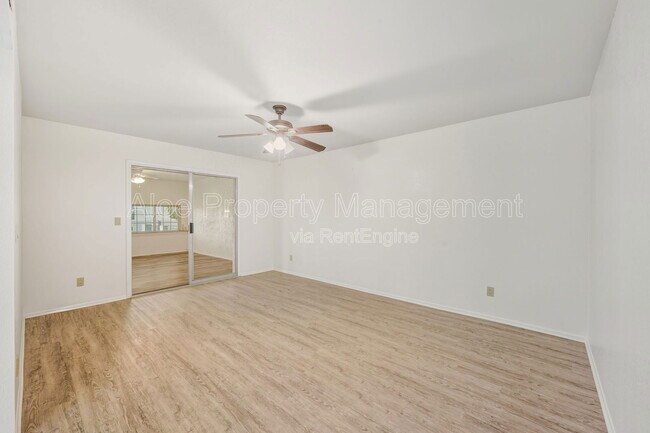 Building Photo - 6120 E Augusta Cir