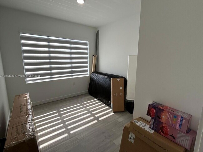 Building Photo - 26109 SW 145th Ave