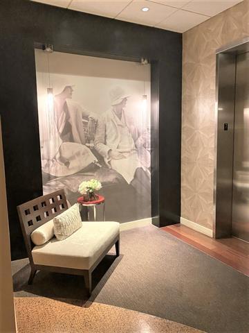 Building Photo - 2600 W 7th St