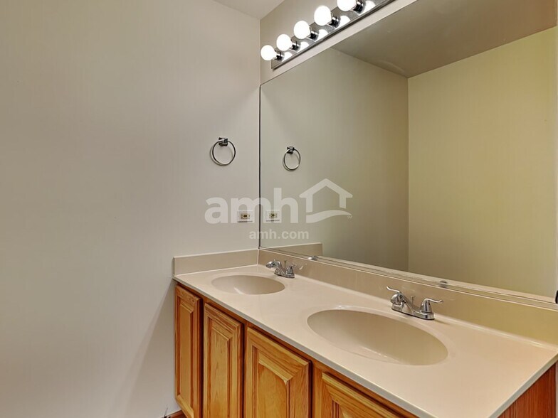 Building Photo - 5607 Sierra Highlands Dr