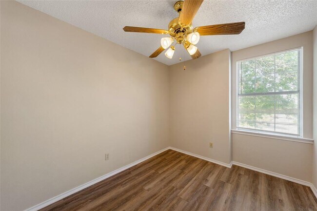 Building Photo - 1717 Parkfield Cove