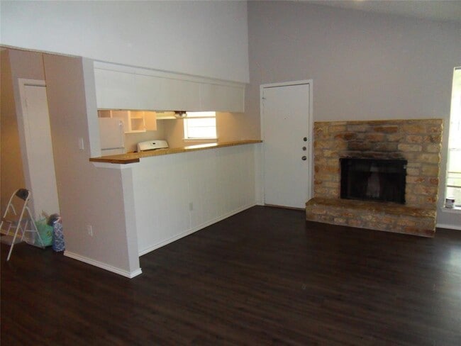 Building Photo - 811 Sirocco Dr