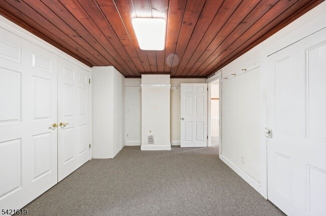 Building Photo - 104 Maple Ave