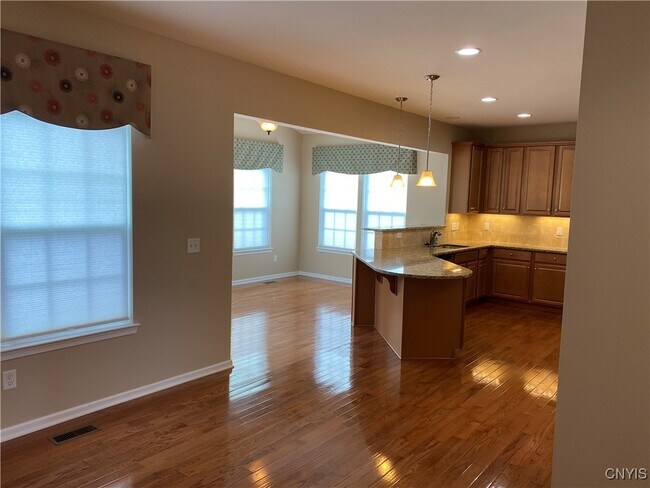 Building Photo - 107 Shaker Heights