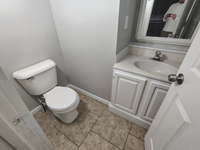 Building Photo - 2139 10th St