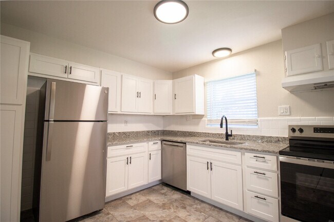 Building Photo - 7240 Balson Ave