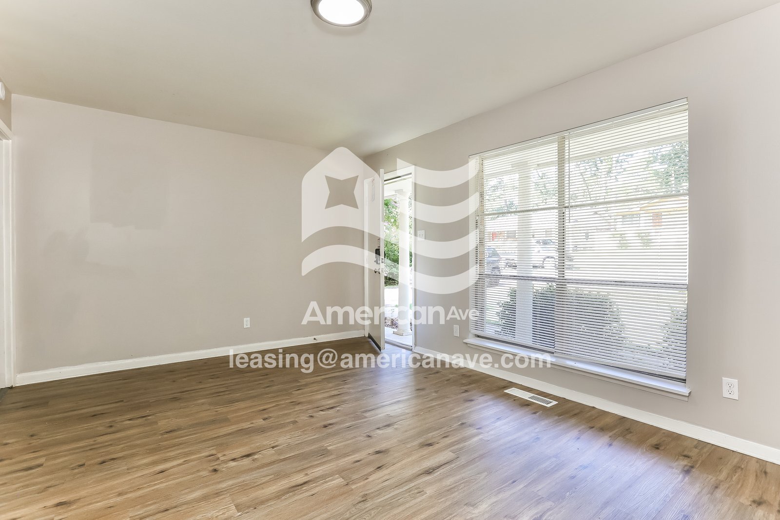 Building Photo - 2515 Montreal Dr