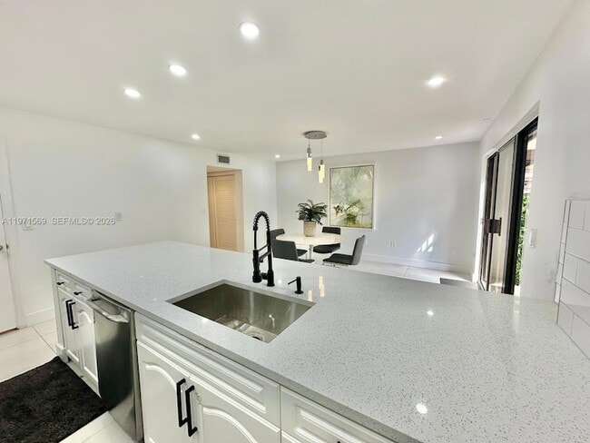 Building Photo - 3736 NE 166th St