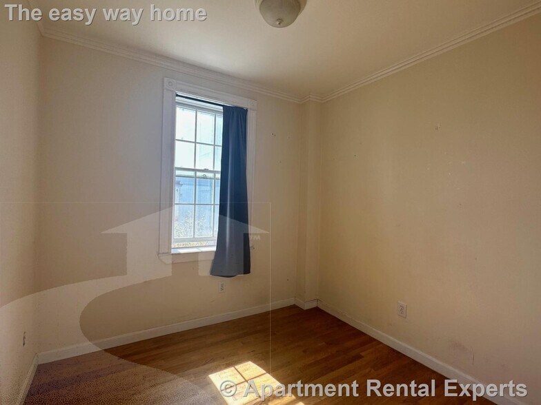 Building Photo - 4 Bishop Allen Dr