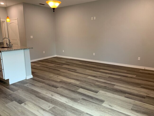 Building Photo - Spring Break Special - Move in NOW!!! and stay one month free