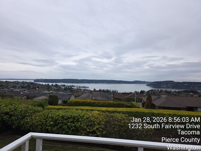 Building Photo - View home North Tacoma - 3 bedroom, 3.5 bathroom, 6 car garage - Available NOW!!!