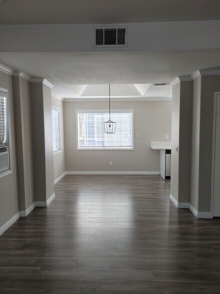 Dining room/Kitchen - 357 W Wilson St