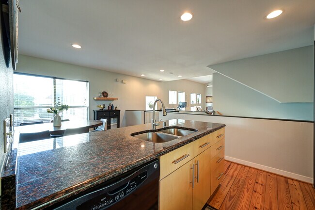 Building Photo - 1214 Urban Lofts Dr