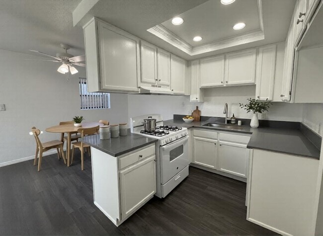 Building Photo - 9076 Cedar St